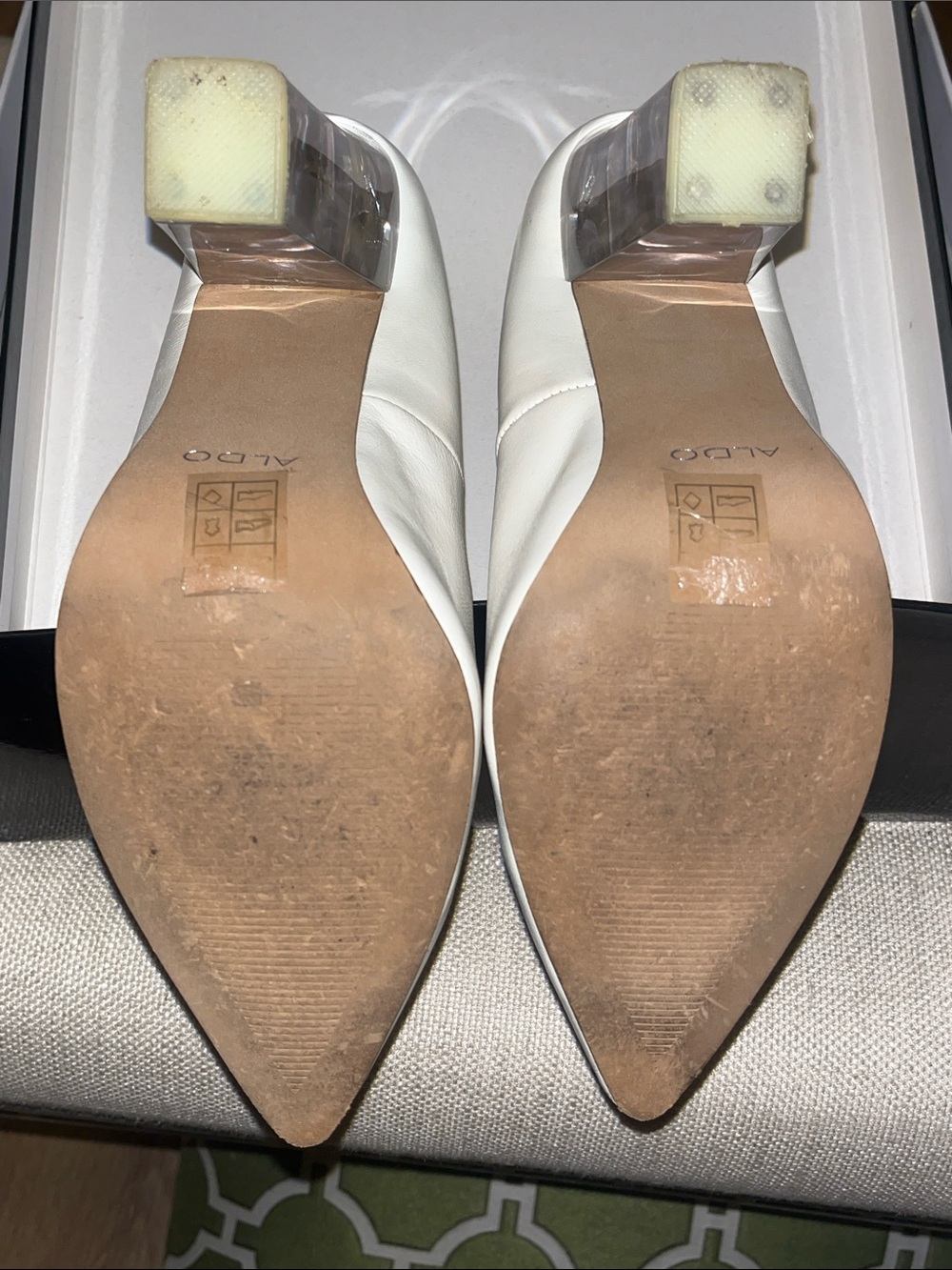 Aldo White Pointed-Toe Leather Heels with lucite heel. Size 8 B - Picture 2 of 6